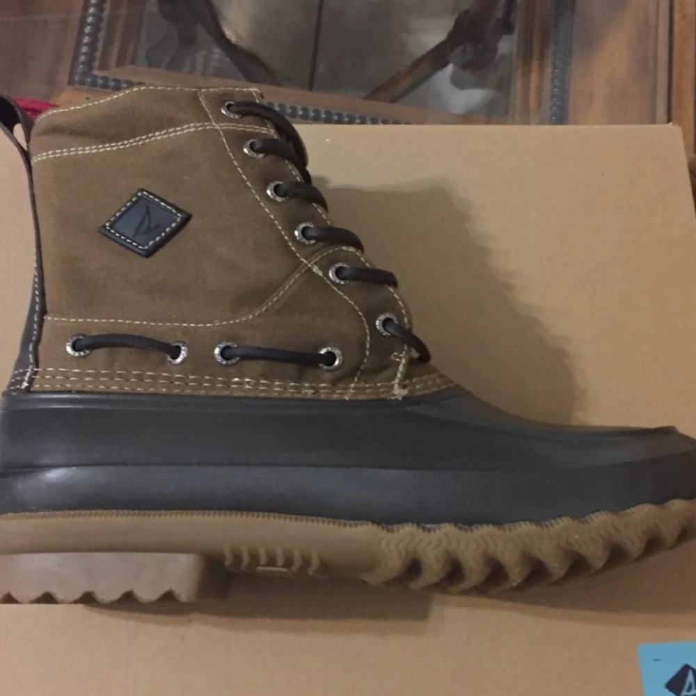 SPERRY MEN DECOY BOOTS BNWT!!!